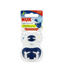 Nuk Signature Night Πιπίλα Σιλικόνης Νυκτός που Λάμπει στο Σκοτάδι Άσπρο & Μπλε Σκούρο με Αστέρια 6-18m 2τμχ