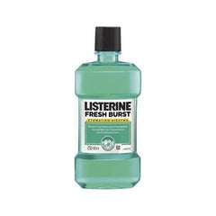 Listerine Solution Freshburst Στοματικό Διάλυμα 250ml. Στοματικό διάλυμα με δυνατή γεύση φρέσκιας μέντας που προσφέρει 24ωρη προστασία από την οδοντική πλάκα και δροσερή αναπνοή.