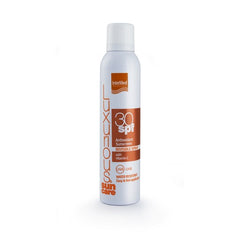 Intermed Luxurious Suncare Antioxidant Sunscreen Invisible Spray SPF30 Αντηλιακό Εκνέφωμα 200ml. Προσφέρει υψηλή αντηλιακή προστασία, ενυδατώνει και προστατεύει το δέρμα από την οξειδωτική φθορά, με αόρατη, ματ, μη λιπαρή υφή.
