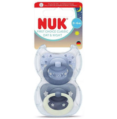 NUK First Choice Classic Day & Night Πιπίλα Σιλικόνης με Θήκη 0-6m, 2τεμ