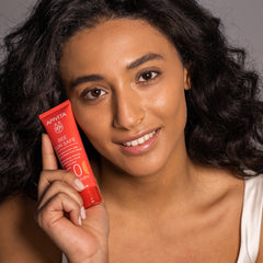 Apivita Bee Sun Safe SPF50 Anti-Spot & Anti-Age Tinted Golden Cream Αντηλιακό Προσώπου με χρυσαφί απόχρωση κατά των Πανάδων & των Ρυτίδων 50ml.